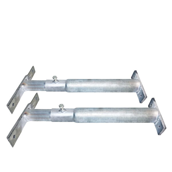 dos soportes de metal para maquinas de arrastre