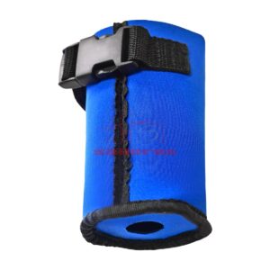 sujeta frascos de tela azul con cierre